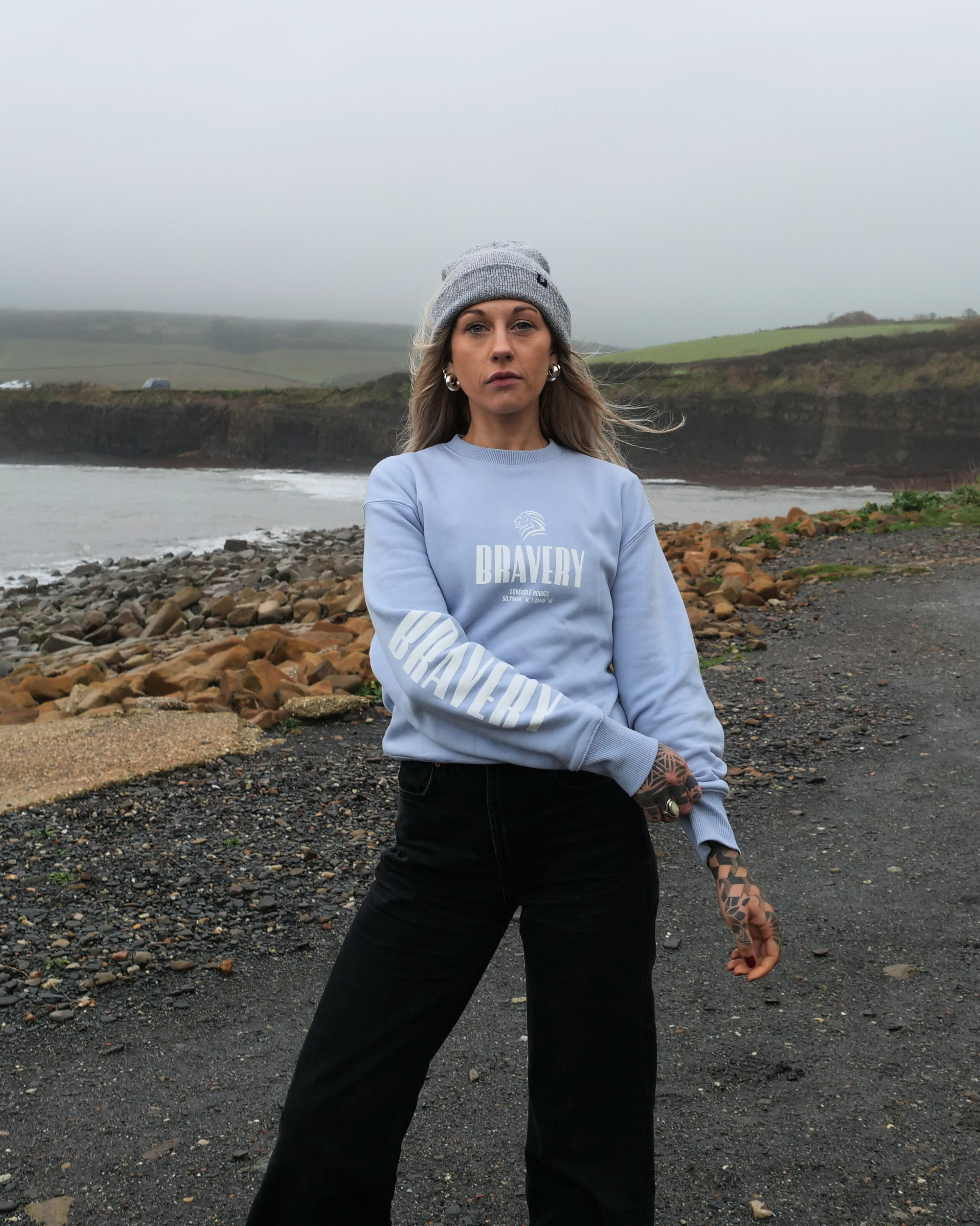 woman wearing grey hoodie 